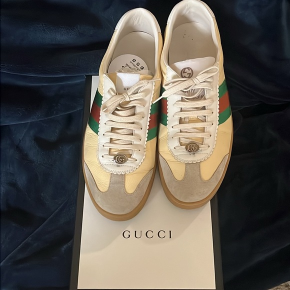 Gucci sneakers in great condition. Comes with original receipt, tags, and box - Picture 4 of 5